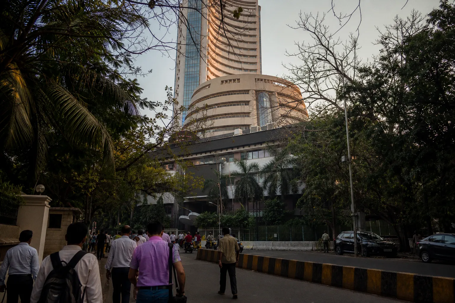 BSE SENSEX Today Gains 0.14% to 77,100 as Indian Markets Advance Amid Global AI Optimism
