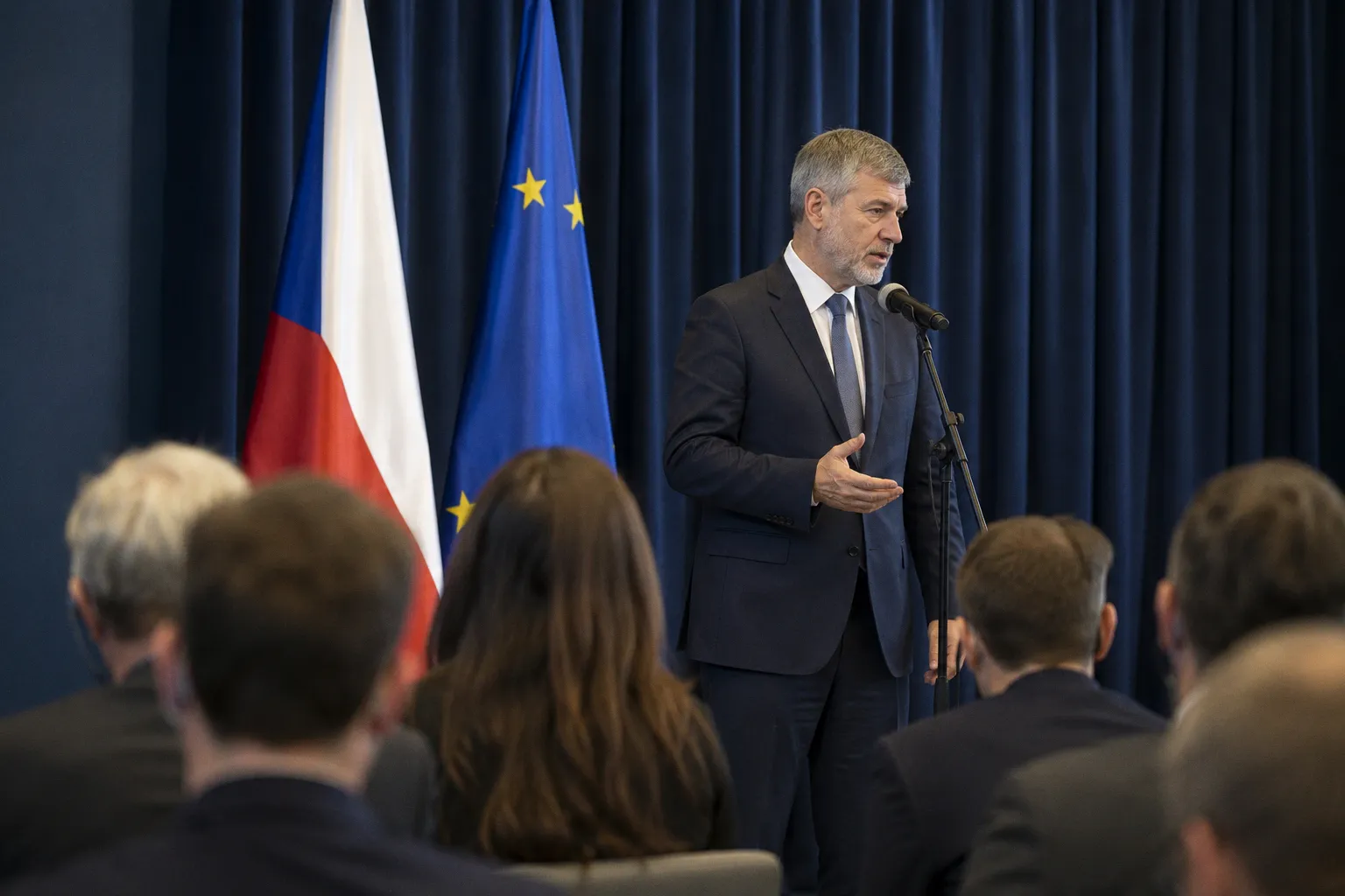 Czech Billionaire Premier Feuds With Central Bank Over Rate Hike