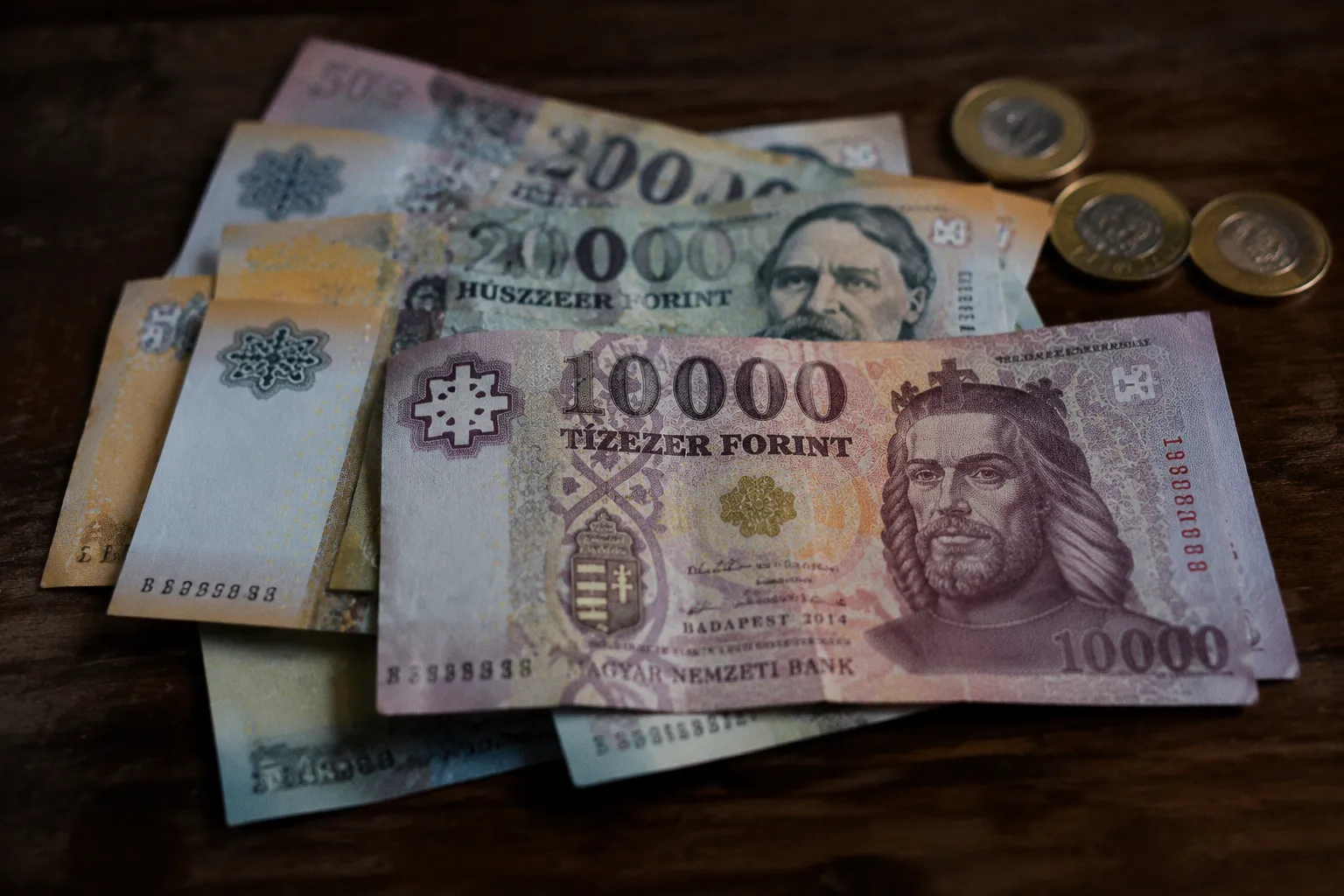 Hungary Likely to Cut Rates as Forint Gains and Inflation Slows