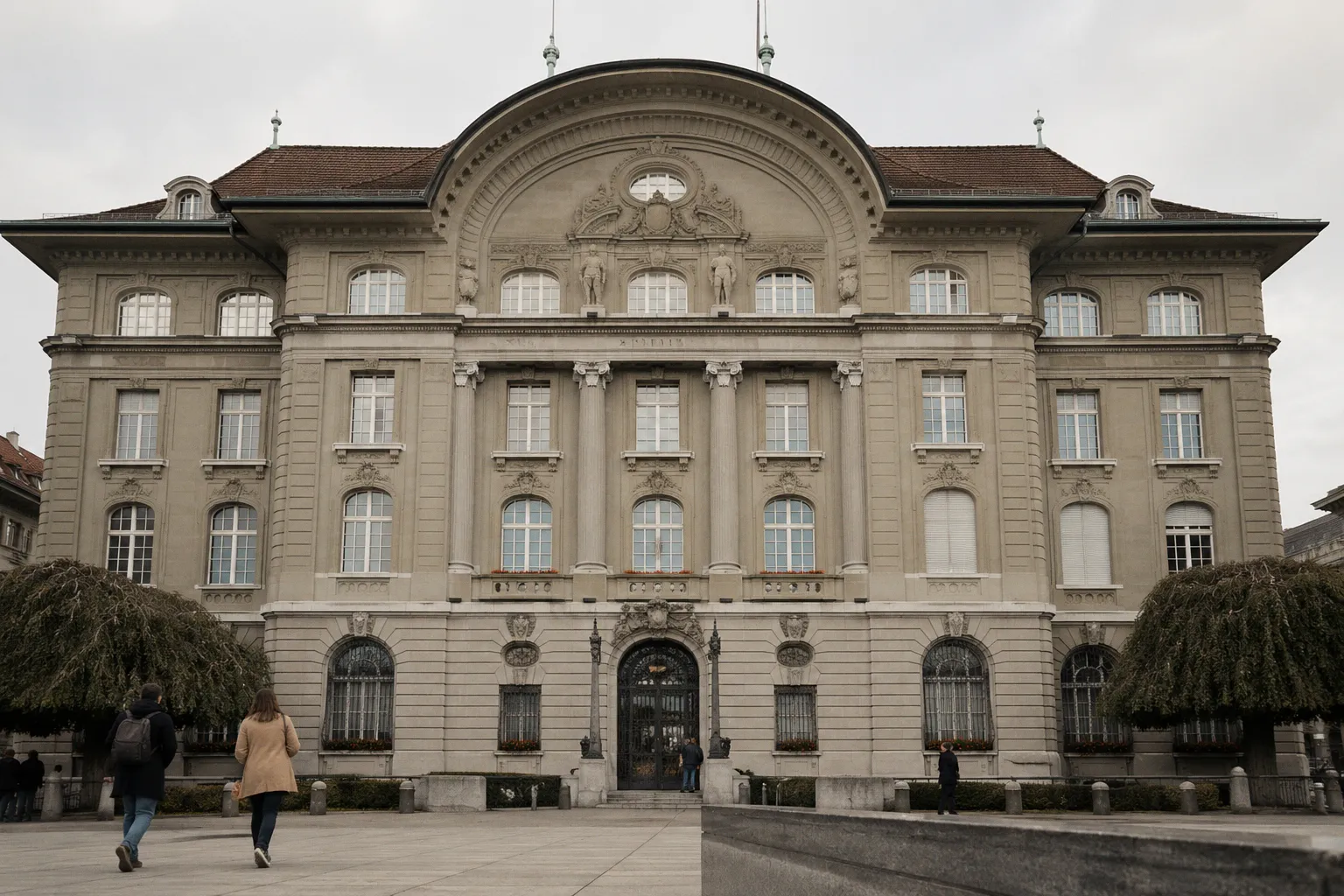 Swiss Central Bank Holds Rates as War Pushes Up Inflation Forecast